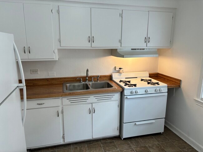 Kitchen - 3608 Jackson St