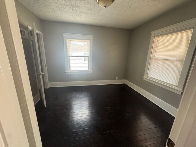 Foto del edificio - 3 Bedroom and 1 Bath Home With Recent Updates