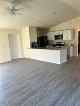 Building Photo - 1031 S Bronze Ct