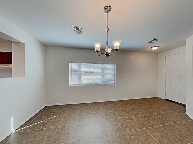 Foto del edificio - 868 Basswood Ave