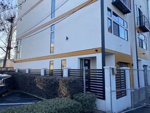 Building Photo - 2012 Uptown Aly