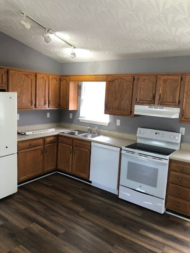 Building Photo - 3 br, 2 bath House - 10838 Dorton Drive