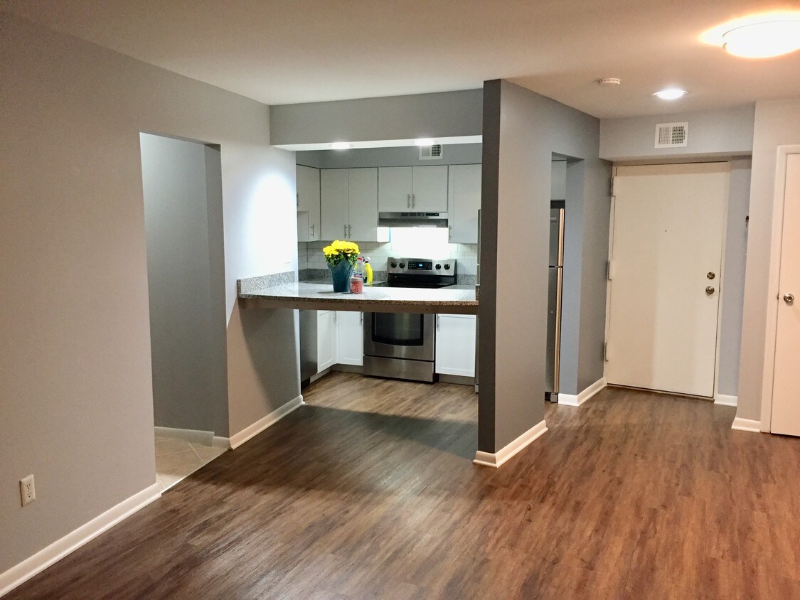 Foto principal - 5778 Rexford Ct