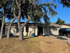 Building Photo - 8207 Hanbridge Ln