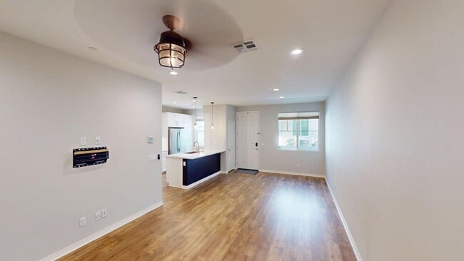 Building Photo - Move In Special - $1000 off first month's rent with a year lease with a January move in