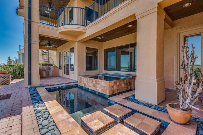 Building Photo - 750 Pegasus Ln