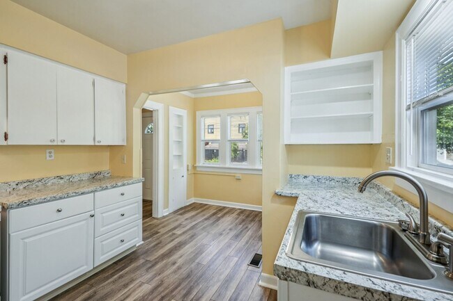 Building Photo - Spacious 4-Bedroom Home in Arbor Lodge – P...