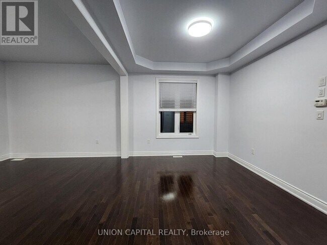 Photo du bâtiment - 168 Roy Harper Ave