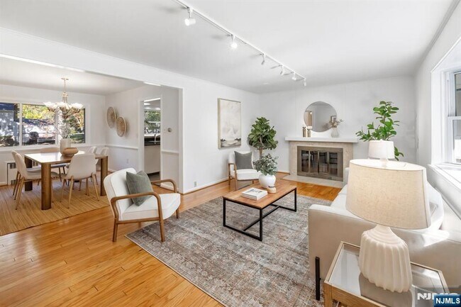 Foto del edificio - 947 E Glen Ave