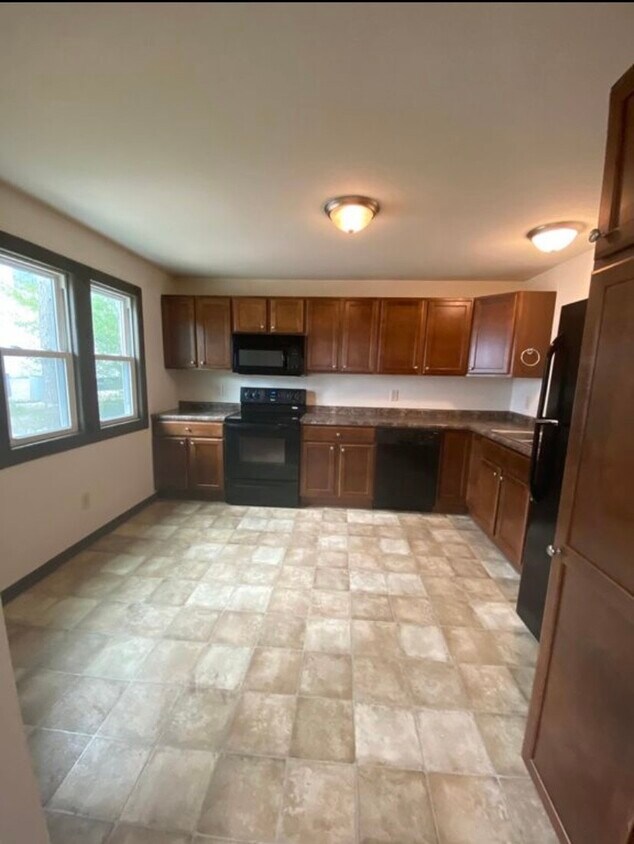 1503 S 63rd St Unit 4, West Allis, WI 53214 1503 S 63rd St West Allis, WI Apartments for