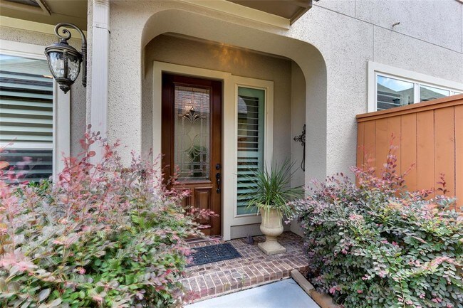Building Photo - 11427 Robillard Way