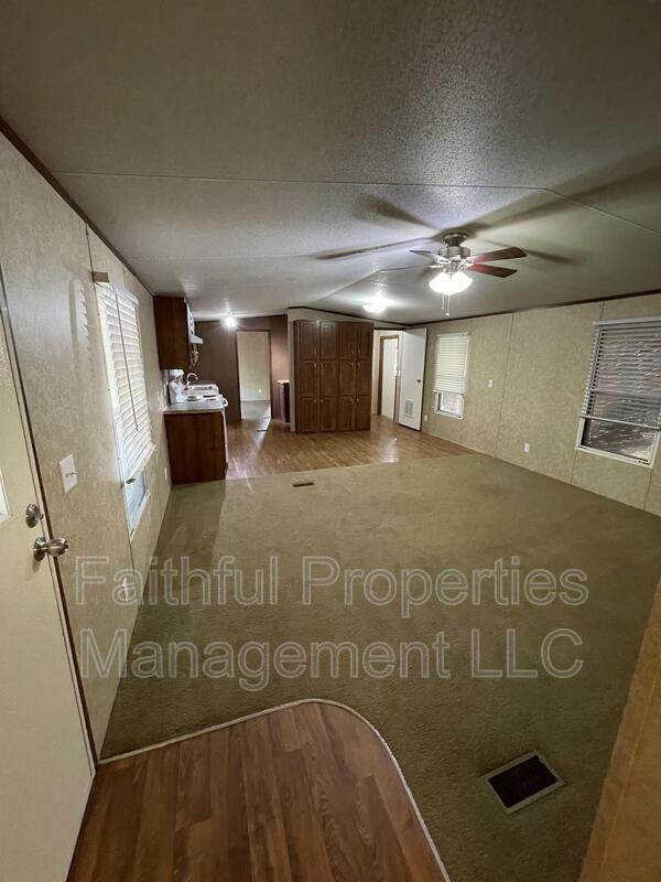 Building Photo - 15612 Tuscan Oaks