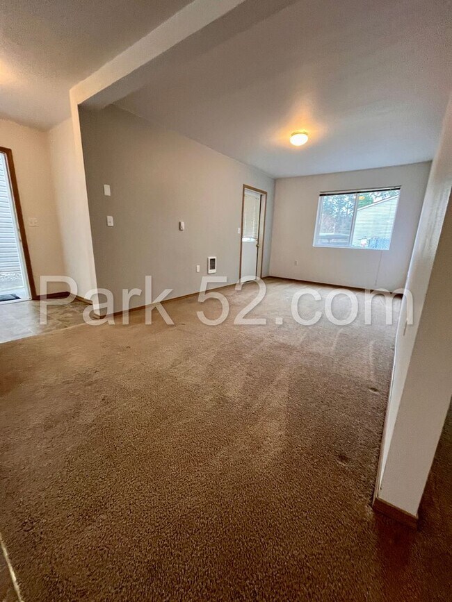 Foto del edificio - $300 Off First Full Month!  1 Bedroom 1 Bathroom - Ground Floor - Bonney Lake Condo - #C1