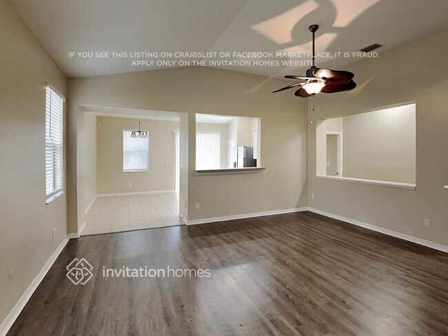 Foto del edificio - 7118 Bridgeview Dr
