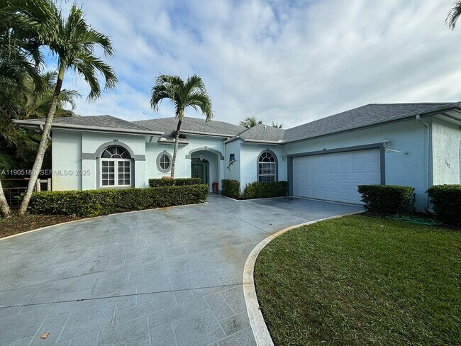 Foto del edificio - 365 NE Vanda Terrado