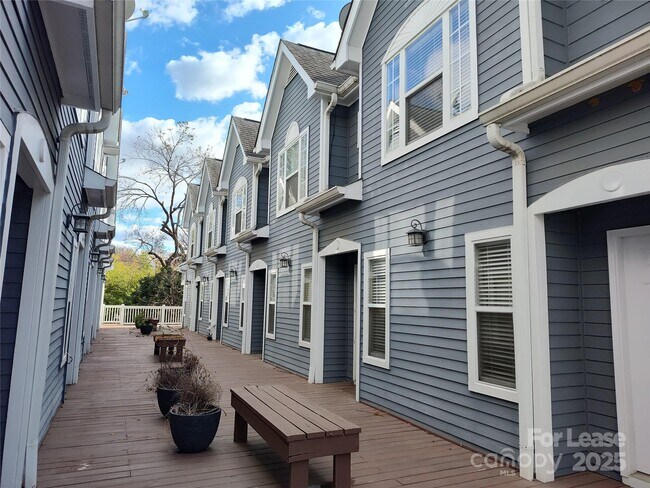Foto del edificio - 508 N Graham St