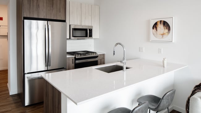 Building Photo - 1104 W Randolph St