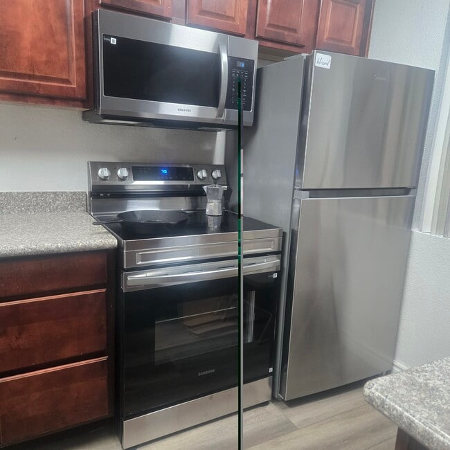 Building Photo - 5080 Indian River Dr