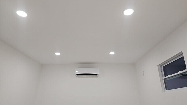 Foto del edificio - 1111 N 63rd Ave