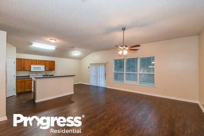 Building Photo - 14021 Fish Eagle Dr E