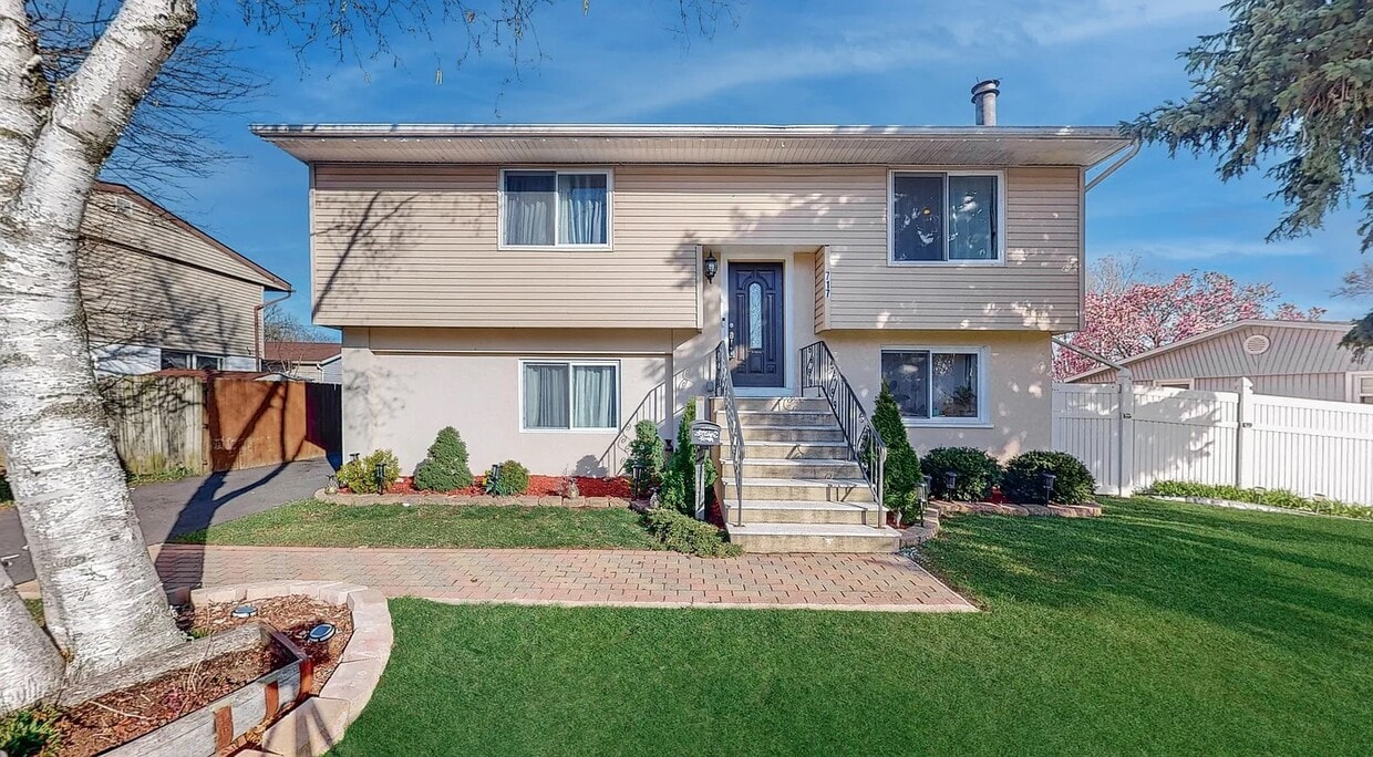 Foto principal - 717 Geneva Ave