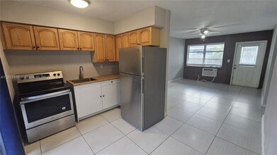 Building Photo - 1515 NW 2nd Ave