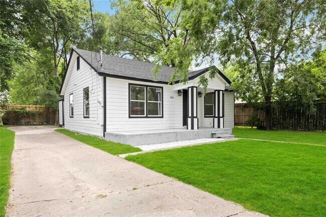 Foto del edificio - 310 E Whitney St