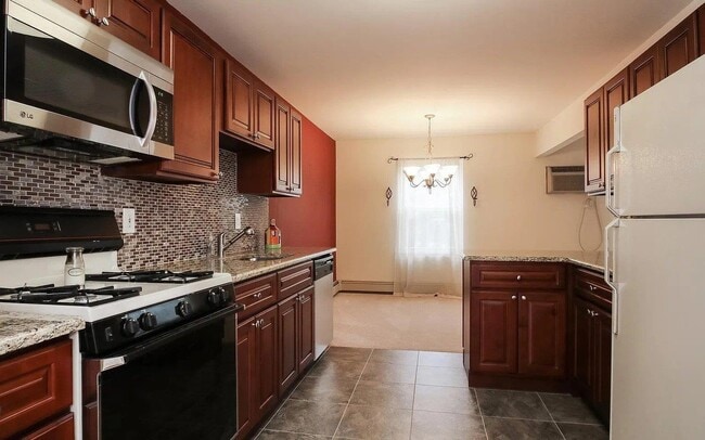 Building Photo - 129 Riverview Ct