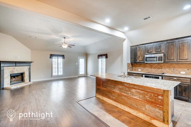 Building Photo - 232 Sandy Way, Red Oak, TX, 75154