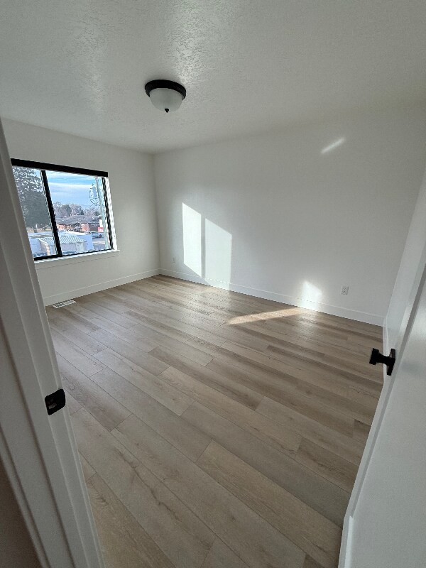 Foto del edificio - 43 N 100 E