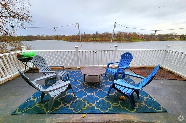 Overlooking lake - 636 E Park Ave