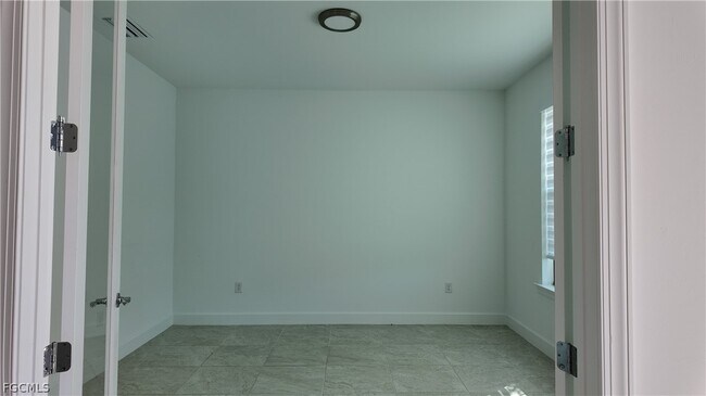 Foto del edificio - 3700 Passion Vine Dr