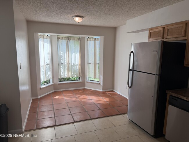 Foto del edificio - 1335 Violet St