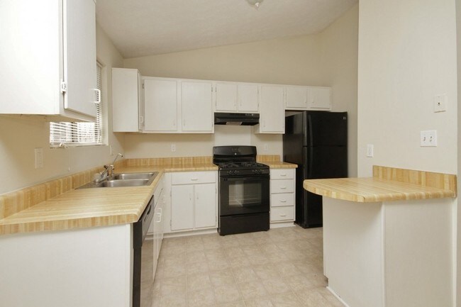 Building Photo - 3168 Meadow Wood Ct