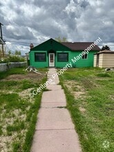 Building Photo - 1640 Sampson St