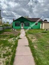 Building Photo - 1640 Sampson St