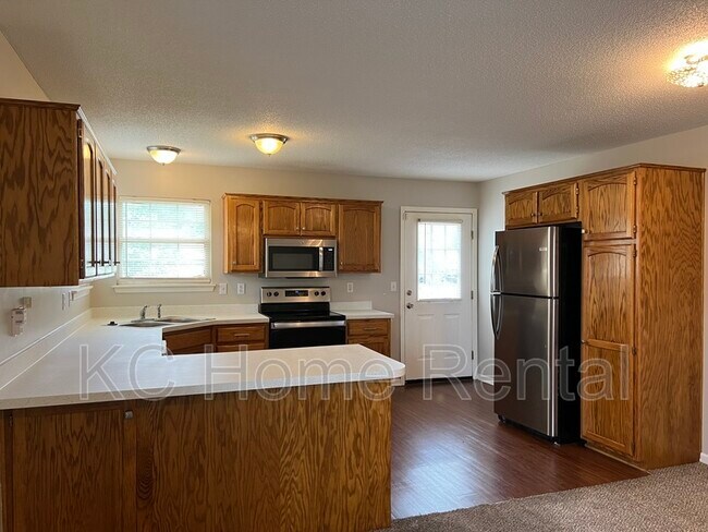 Building Photo - 522 Regina Ct