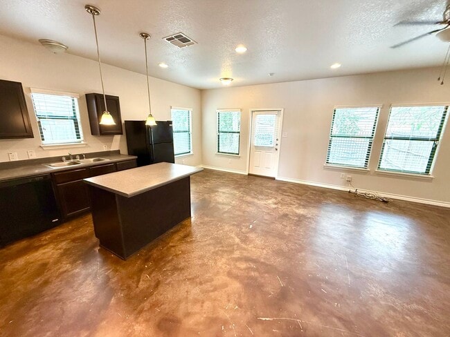 Foto del edificio - 1302 Garden Dusk