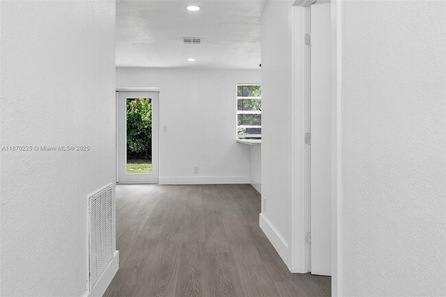 Foto del edificio - 1402 NW 19th St