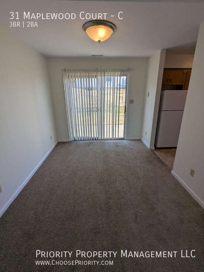 Foto del edificio - 31 Maplewood Ct