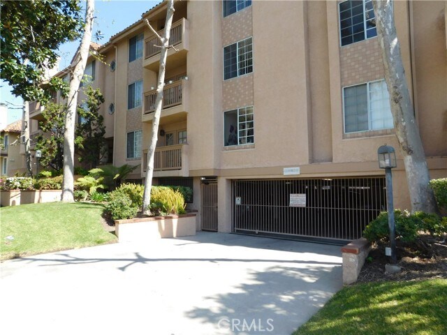 Building Photo - 1616 S Barrington Ave