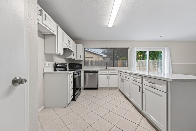 Foto del edificio - 22803 Carter Moir Ln