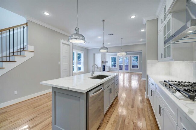 Foto del edificio - 1022 E 28th St