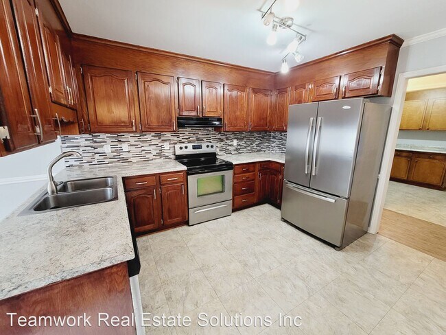 Building Photo - 3 br, 2 bath House - 4026 Holly Springs Dr