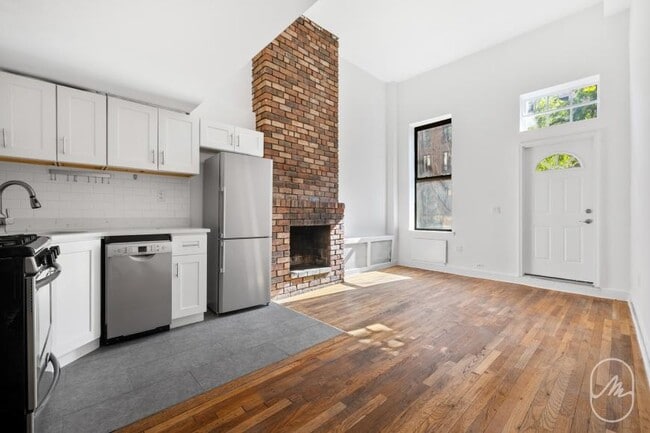 Building Photo - 2 bedroom in New York NY 10011