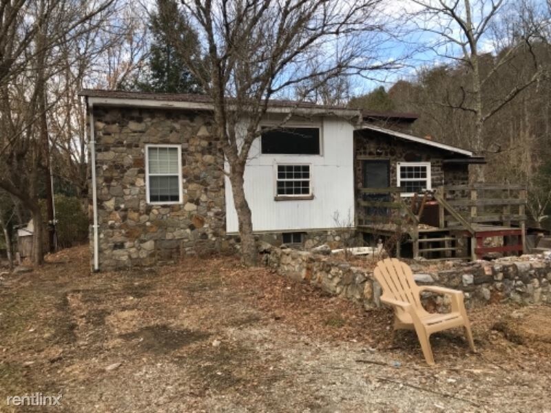 Primary Photo - 3 br, 1 bath House - 170 Davis Rd