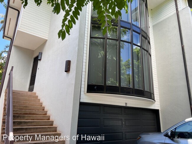 Building Photo - 3 br, 2.5 bath House - 5432 Lower Honoapii...