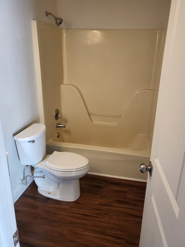 Foto del edificio - "Charming 3-Bed Home in Jonesboro with Granite Countertops & 2 Full Baths!"
