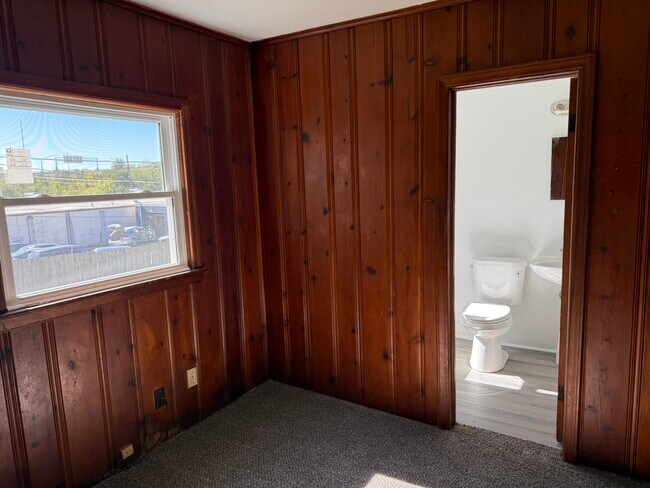 Foto del edificio - 10703 Hickman Mills Dr