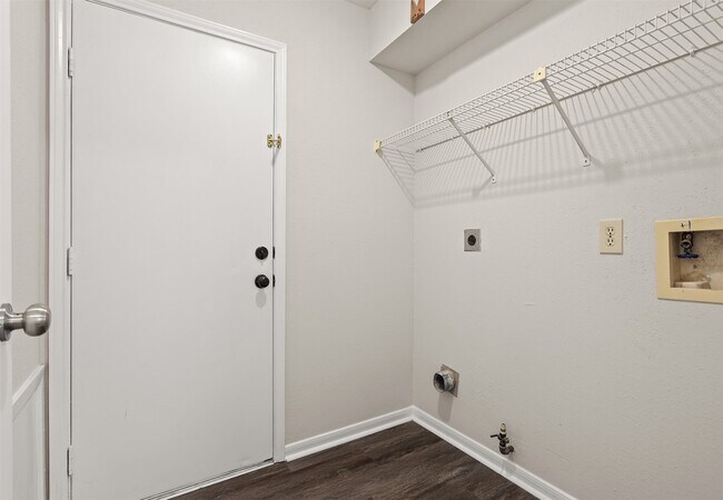Foto del edificio - 714 Regency Ct
